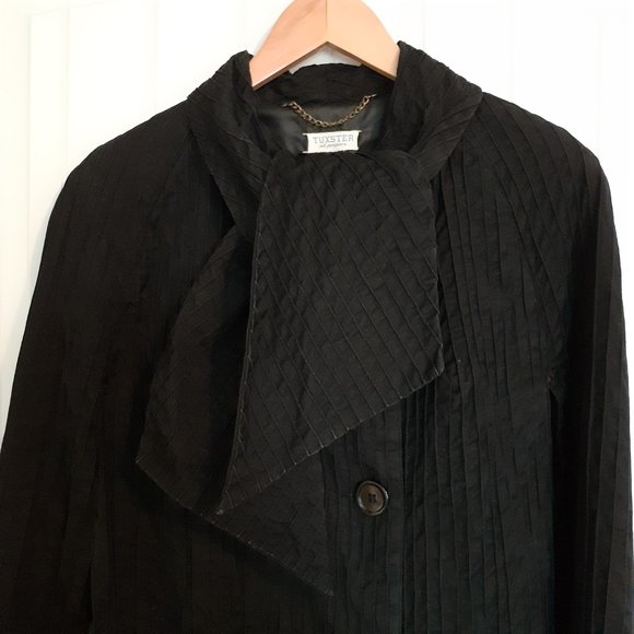 Vintage Tuxster Double Breasted Pintuck Cape with Neck Tie Black - Picture 4 of 11